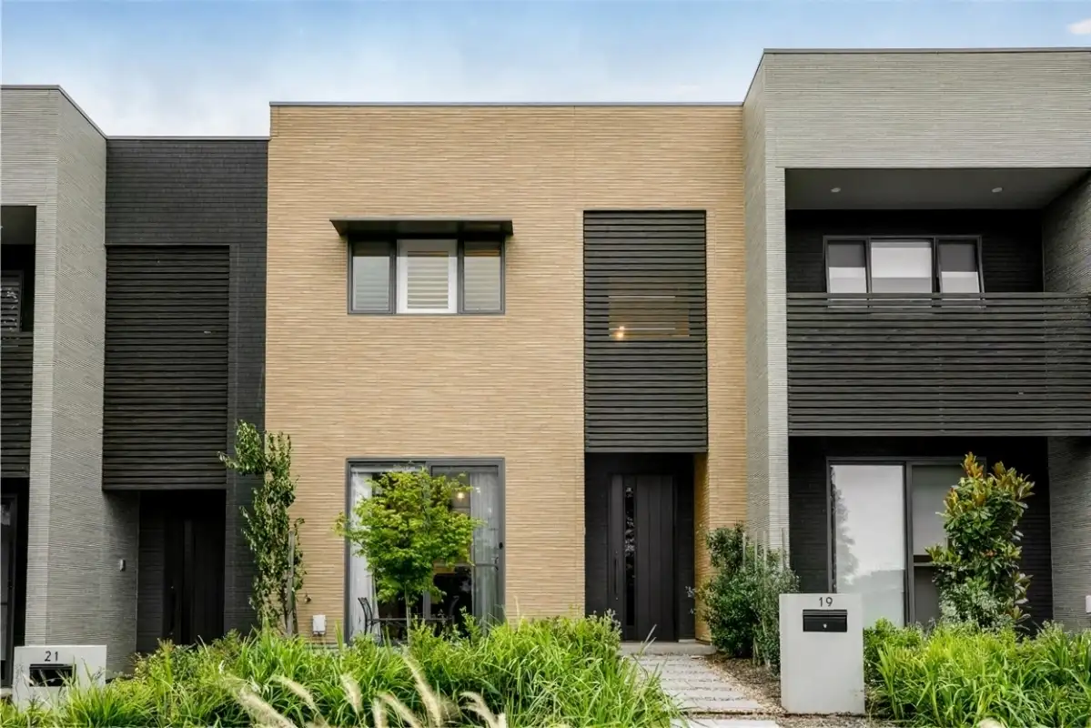 Main view of Homely townhouse listing, 19 Fairbank Drive, Gledswood Hills NSW 2557