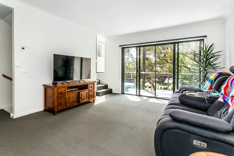 Second view of Homely house listing, 7 Lithgow Way, Mooroolbark VIC 3138