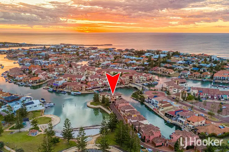 Main view of Homely unit listing, 10/5 Westview Parade, Wannanup WA 6210