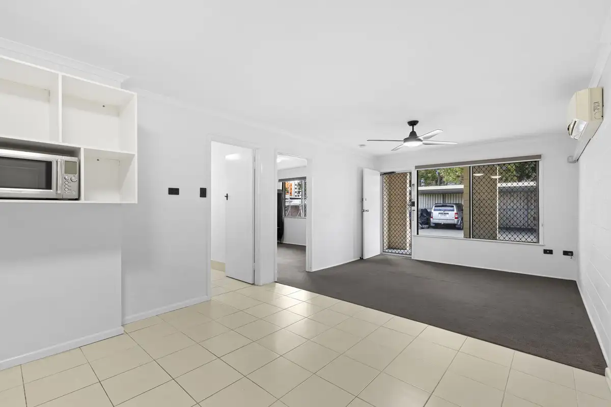 Main view of Homely unit listing, 3/126 Marine Parade, Southport QLD 4215