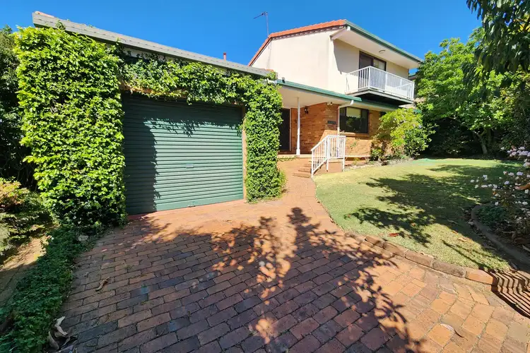 4 Henry Street, Mount Lofty QLD 4350