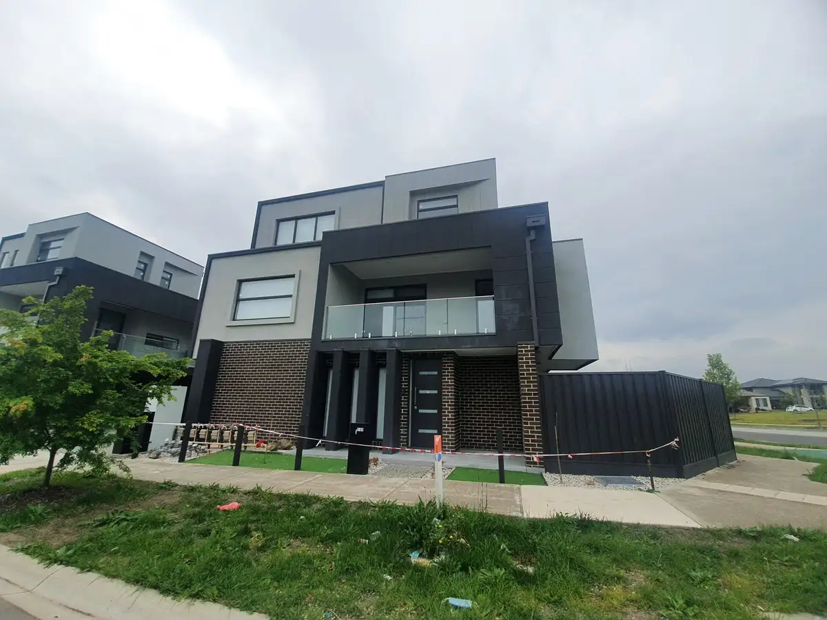 Main view of Homely unit listing, 2/69 Dawnview Crescent, Roxburgh Park VIC 3064