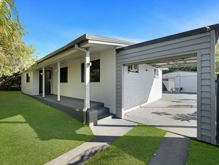 4 Owen Crescent, Urangan QLD 4655