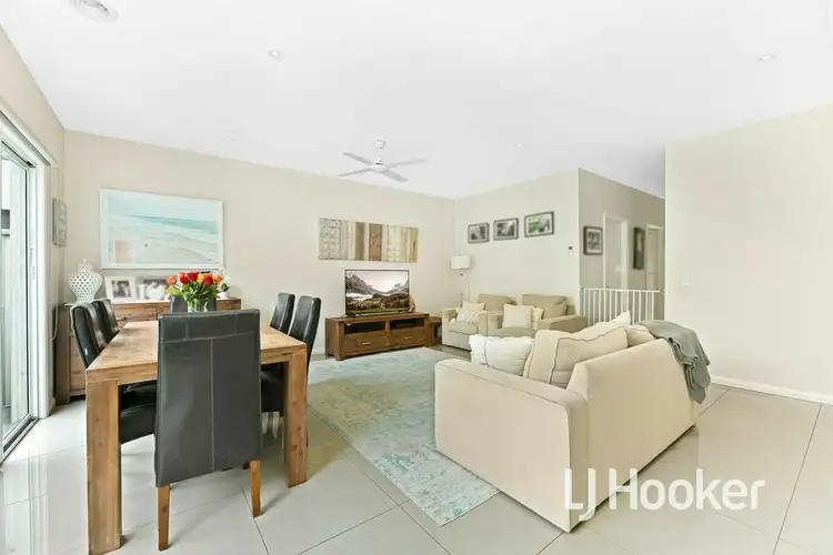 Third view of Homely townhouse listing, 33 Macquarie Circuit, Pakenham VIC 3810
