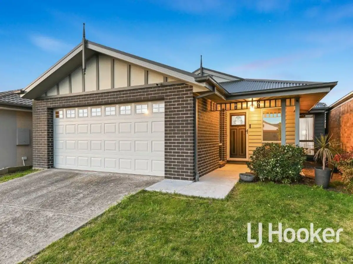 Main view of Homely house listing, 7 Spinebill Court, Pakenham VIC 3810