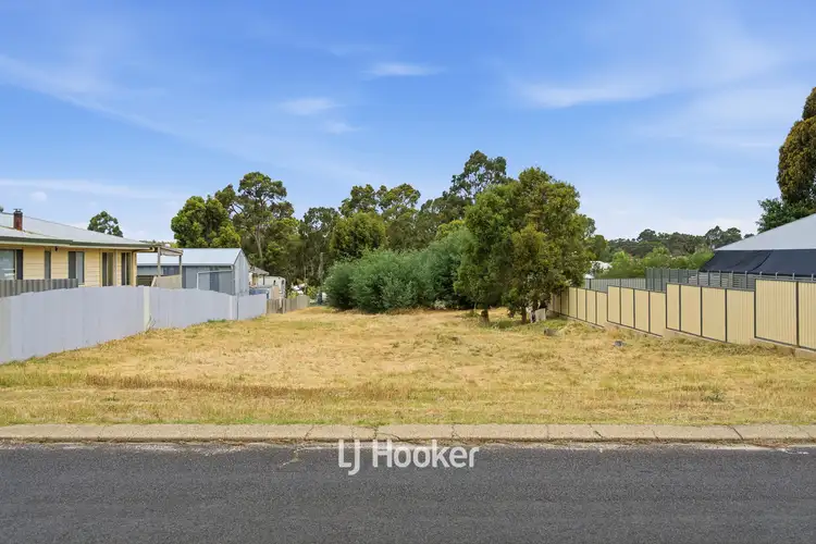 30 Simpson Street, Collie WA 6225