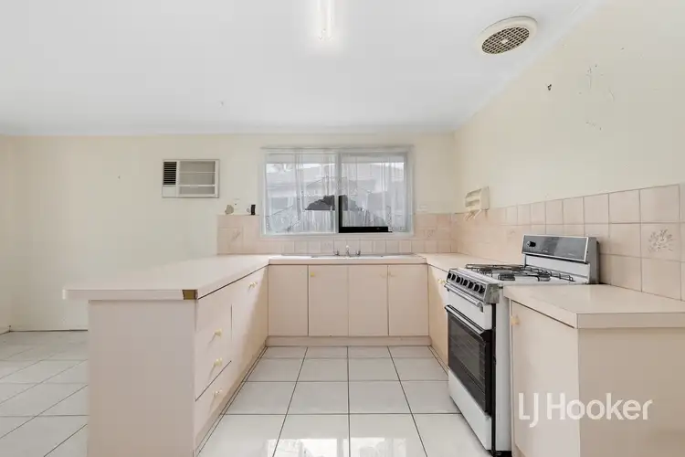 Sixth view of Homely house listing, 19 Simon Court, Hampton Park VIC 3976