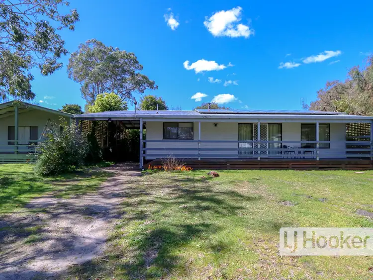 25 Eighth Avenue, Raymond Island VIC 3880