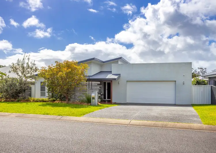 8 Janice Street, Wallabi Point NSW 2430