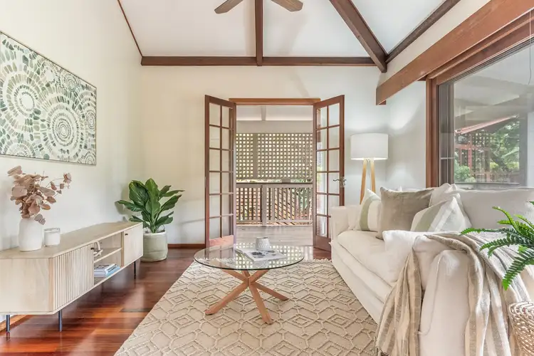 16 Tallowood Crescent