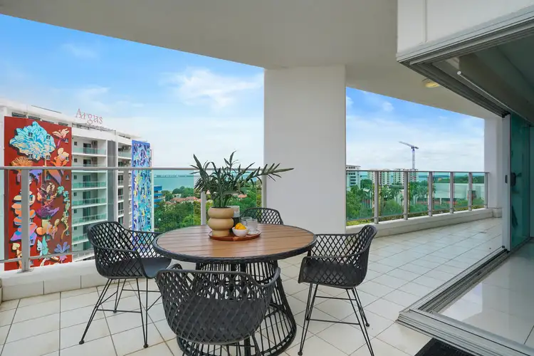 7010/27 Woods Street