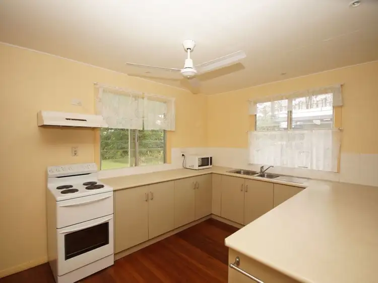 8 King Street, Tully QLD 4854