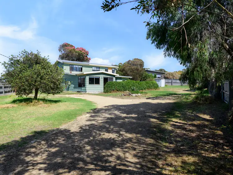 10 Lade Court