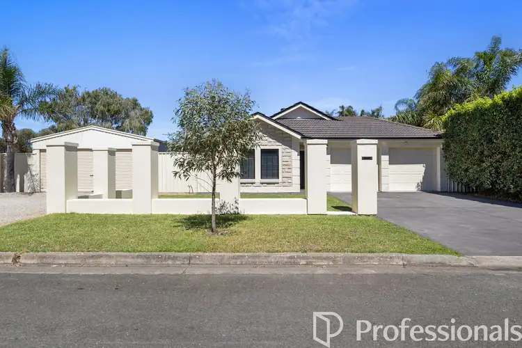 30 Oakley Crescent
