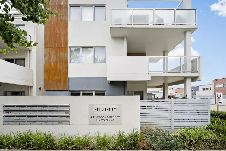 10/4 Thadoona Street