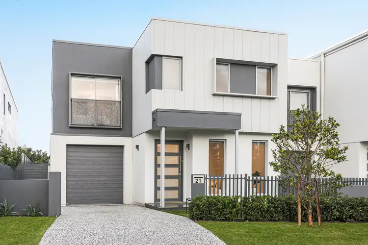 21 Harbour Boulevard