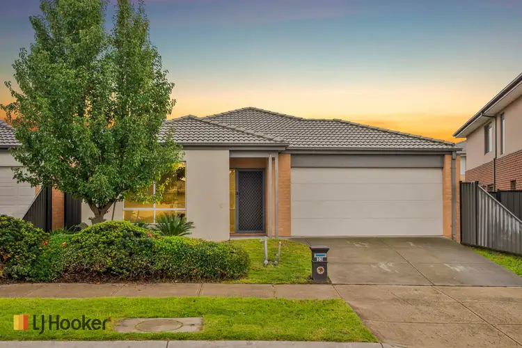 33 Peninsula Crescent