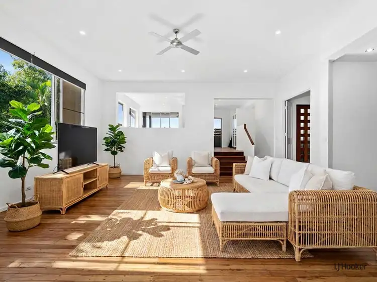 12 Stott Street