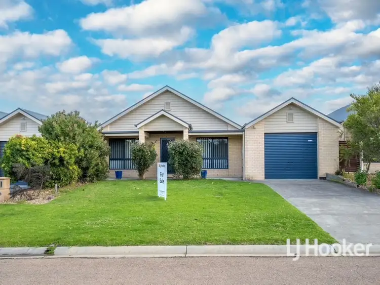 2/1 Riviera Close