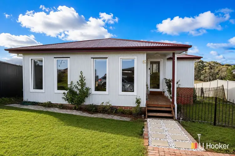 83 Henning Crescent
