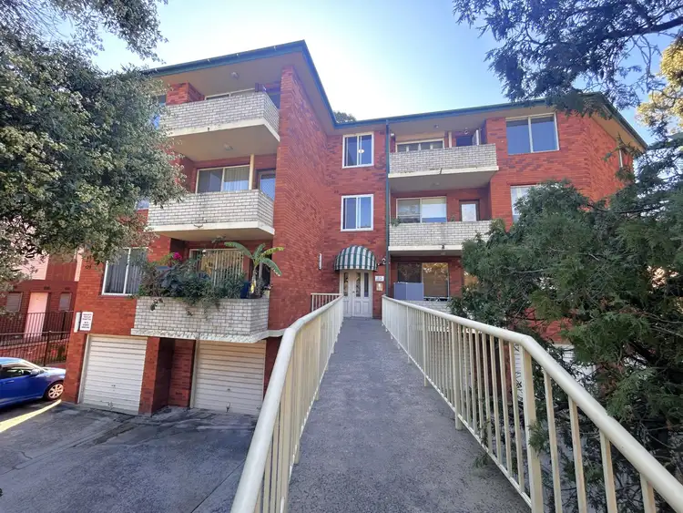 15/9-11 Railway Street