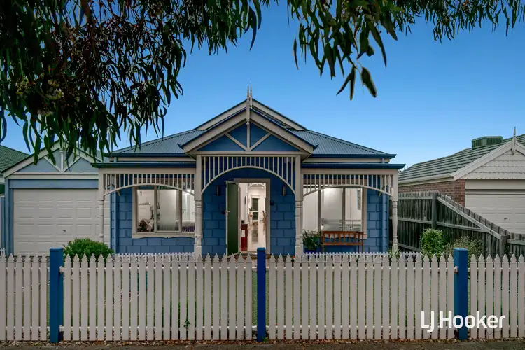 16 Beacon Avenue