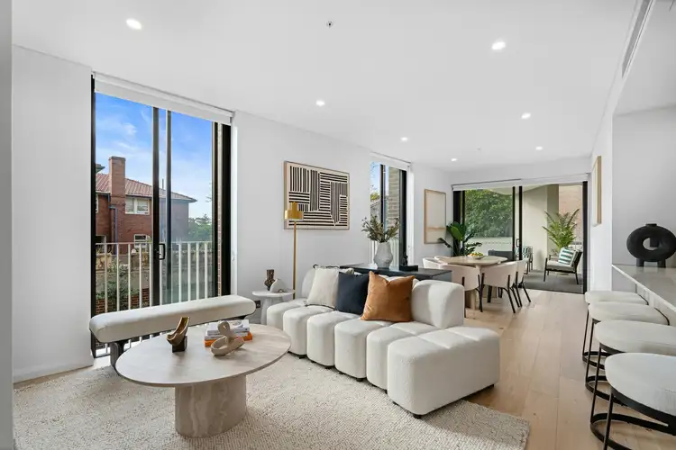 Apartment 215/5 Regent Street