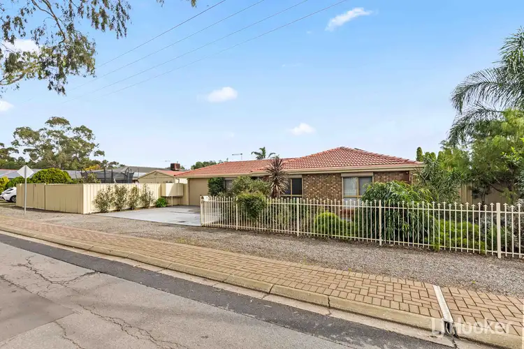 9 Moir Street