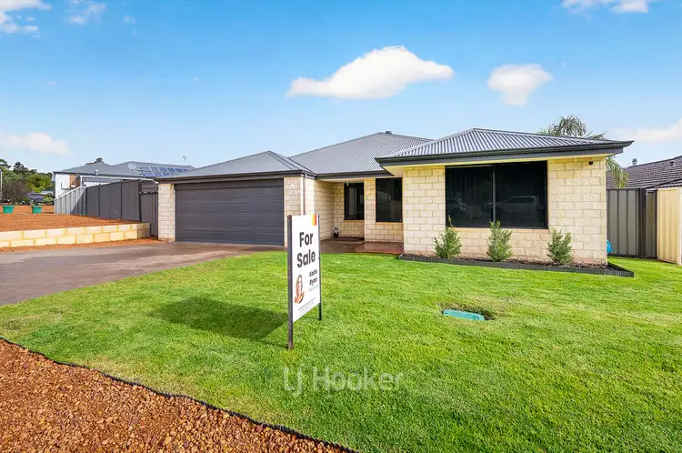 22 Jacaranda Loop