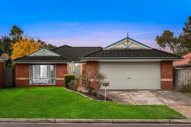 18 Carboni Crescent