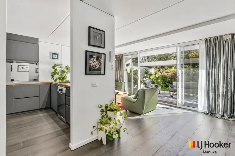 31/18 Currie Crescent