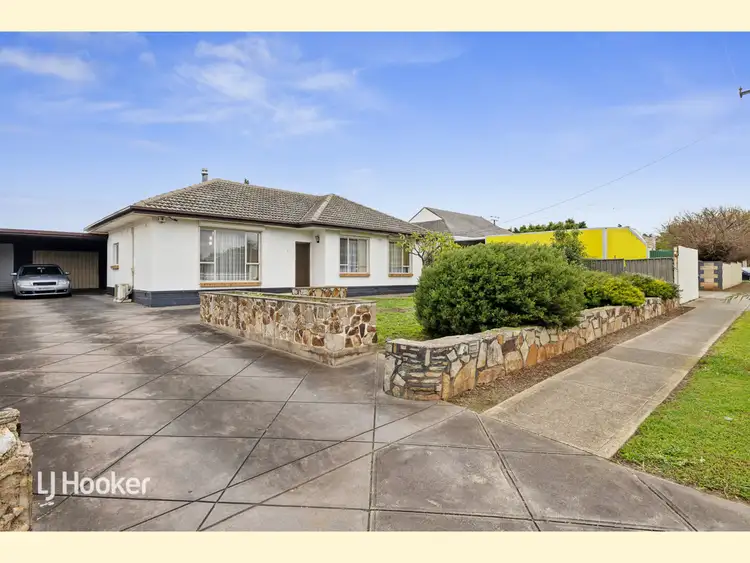 1 Parkwood Grove