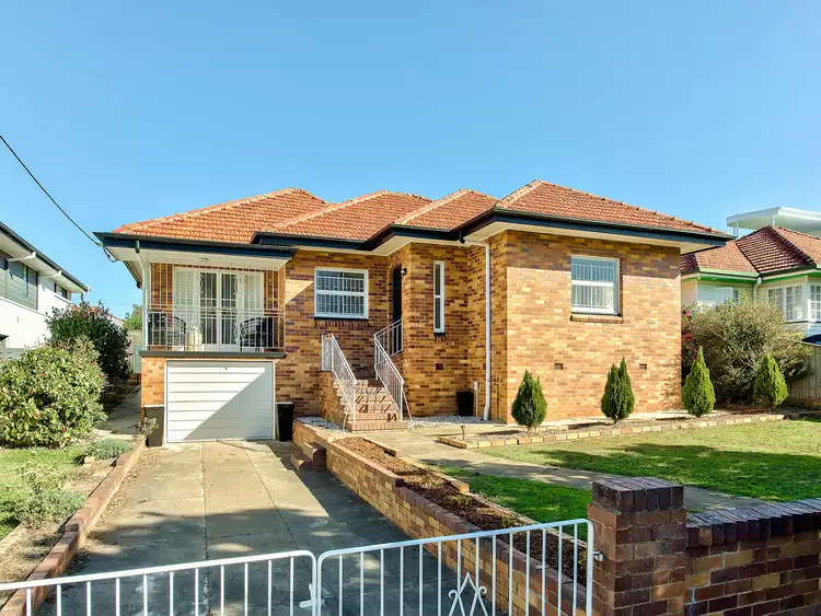 6 Sunny Avenue