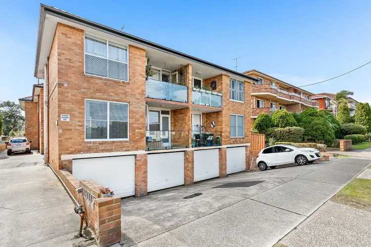 2/30 Solander Street