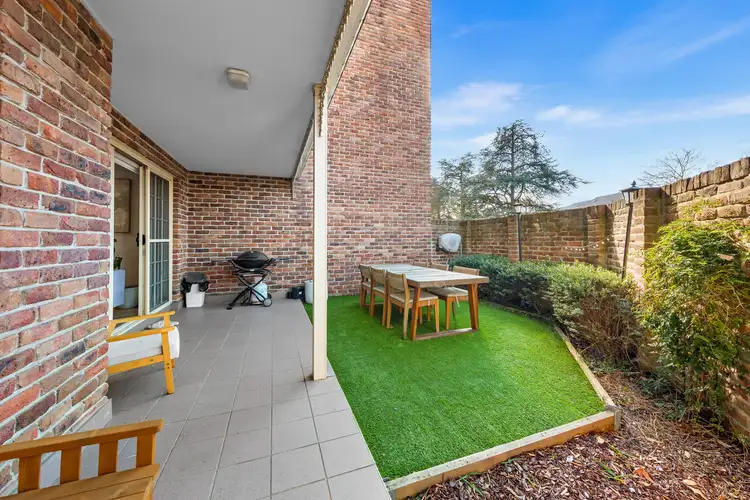 111/11 Giles Street