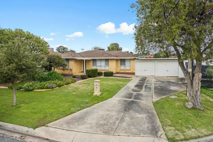 3 Benton Court