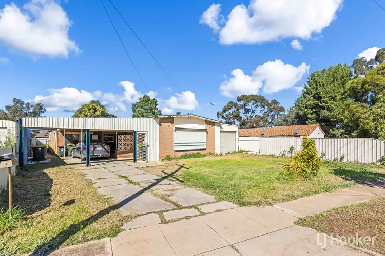 4 Rosewarne Crescent