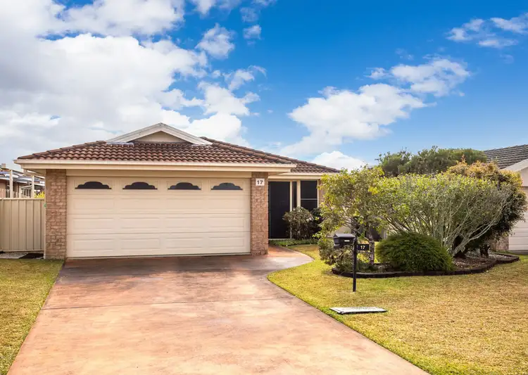 17 Albatross Way