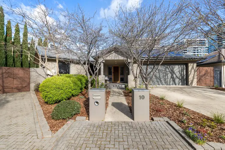 10 Wunderlich Street