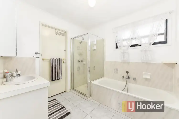 Sixth view of Homely house listing, 4 Heather Court, Hampton Park VIC 3976
