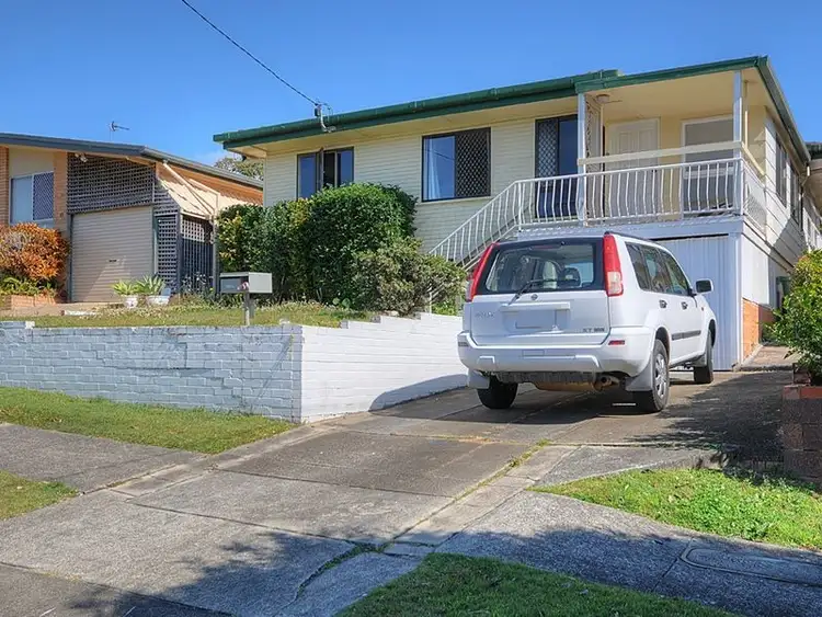 Seventh view of Homely house listing, 12 Vernon Avenue, Labrador QLD 4215