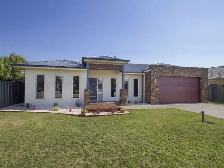 35 Dryden Place, Sale VIC 3850