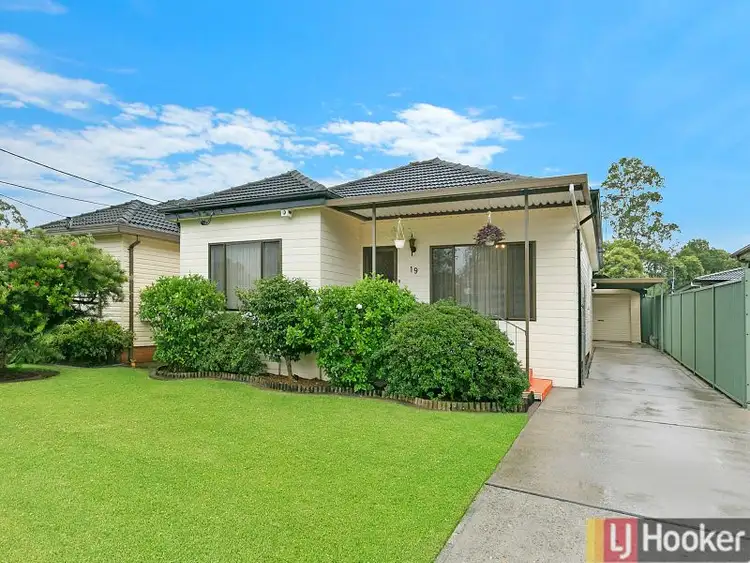 19 Hunt St, Guildford West NSW 2161
