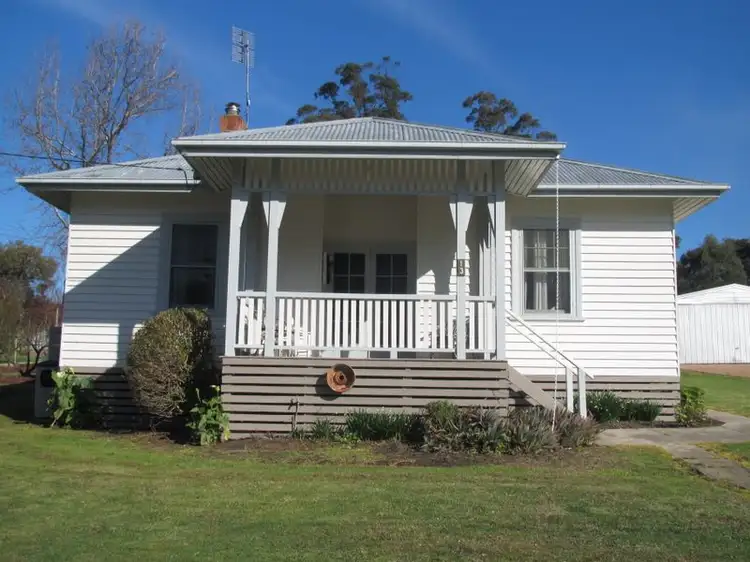 13 Old Buchan Road, Nowa Nowa VIC 3887