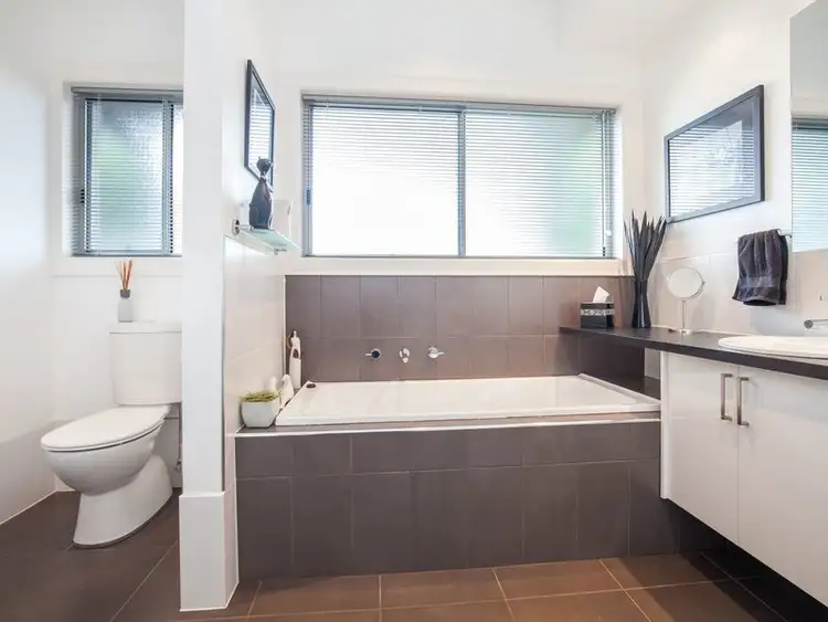 Seventh view of Homely house listing, 1 Oakridge Crescent, Mount Gambier SA 5290