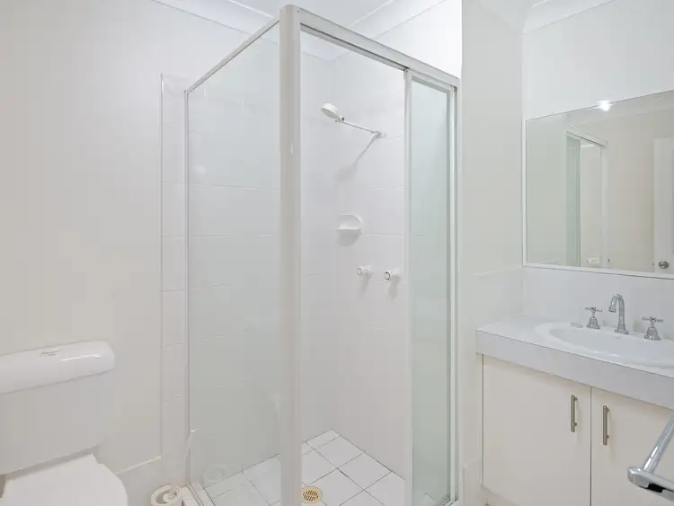 Sixth view of Homely villa listing, 2/19 Victor Street, Birkdale QLD 4159