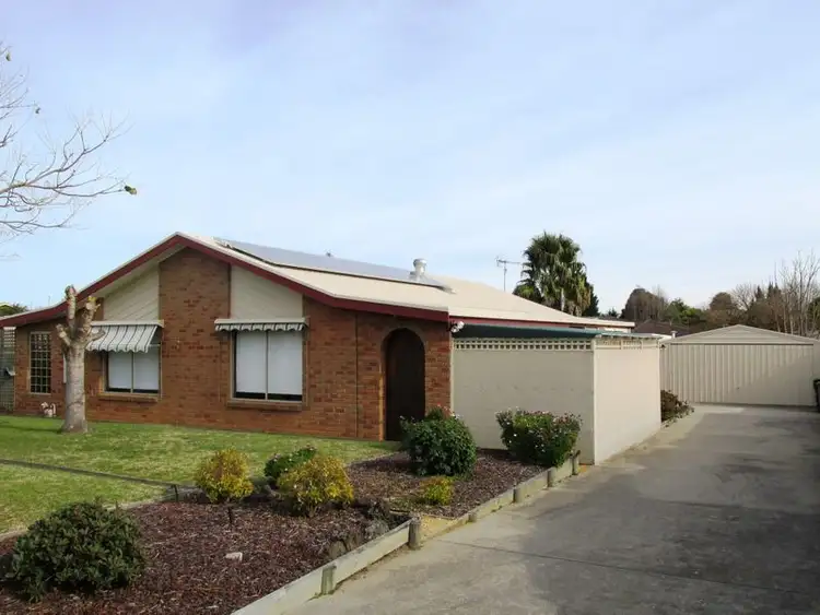 59 Balmoral Crescent, Bairnsdale VIC 3875