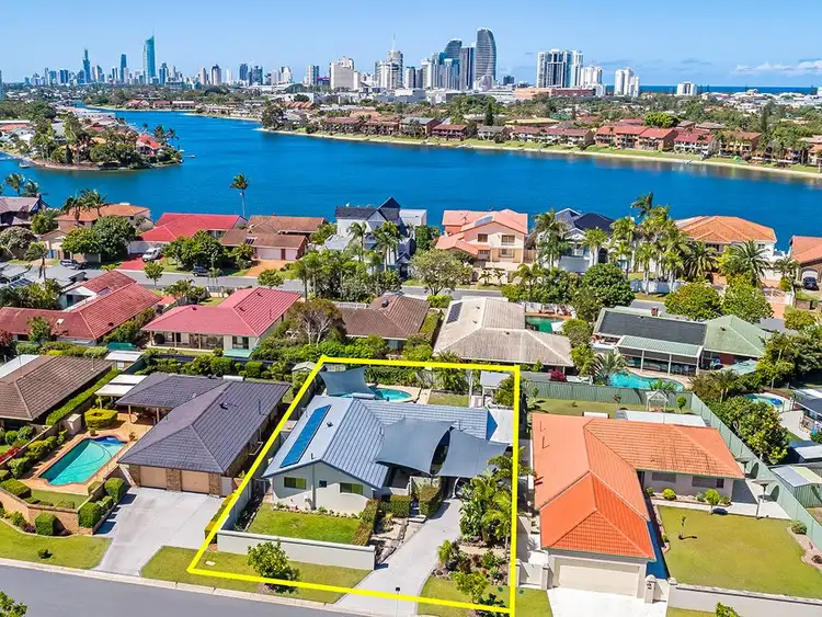 5 Mayra Court, Mermaid Waters QLD 4218