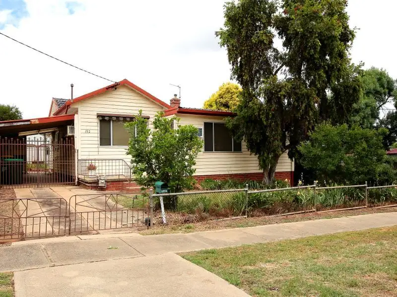 Main view of Homely house listing, 152 Fernleigh Road, Mount Austin NSW 2650
