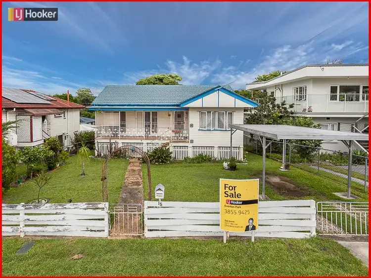 15 Yanderra Avenue, Arana Hills QLD 4054